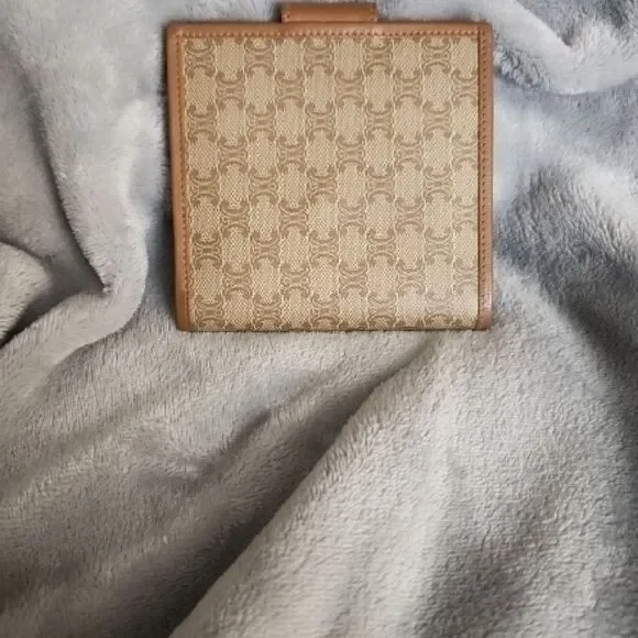 Celine Tan and Brown Wallets Luxurious Design - Picture 2 of 6